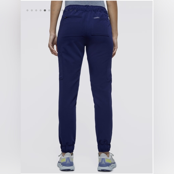 Medical uniform - Picture 2 of 3